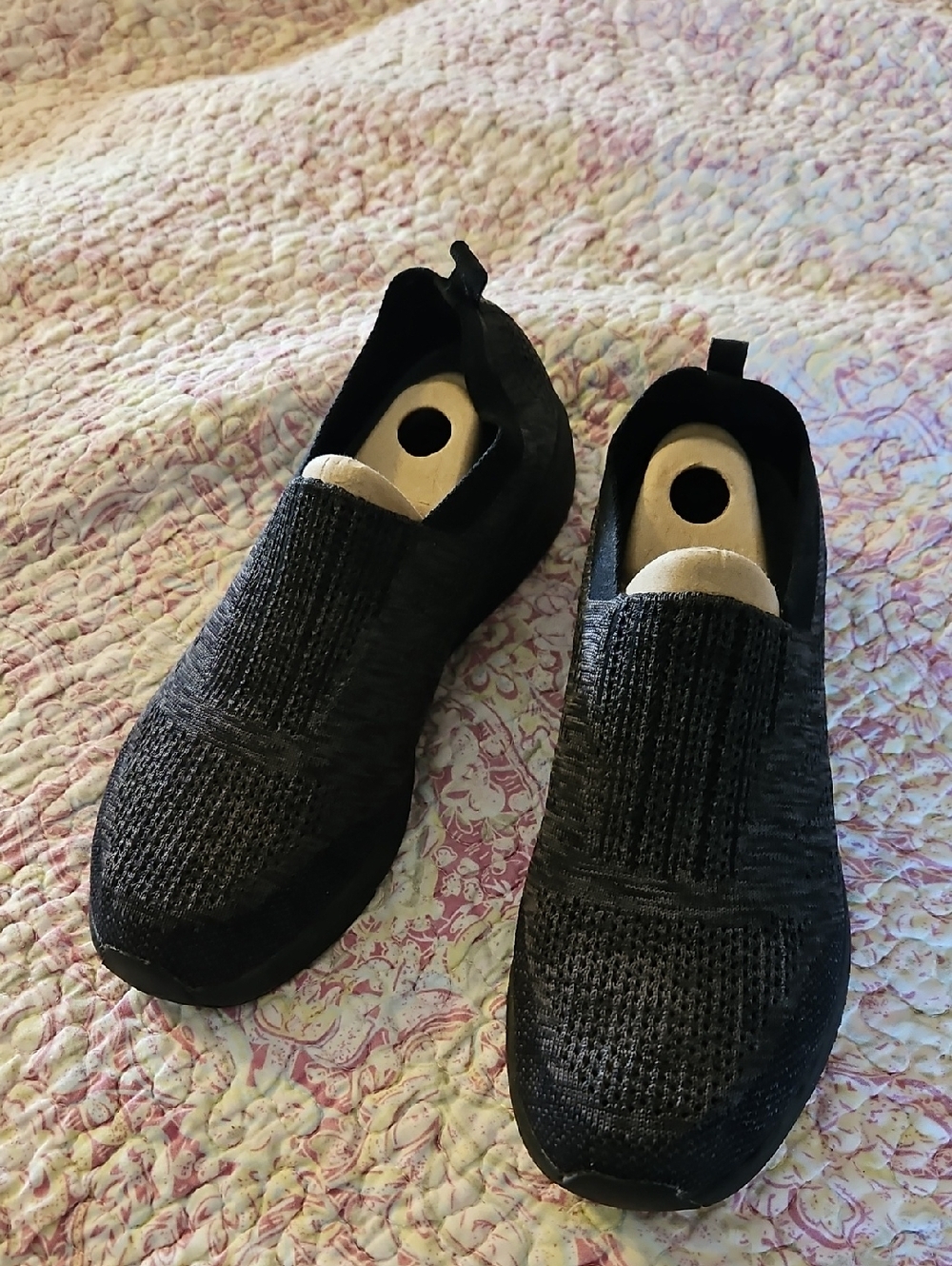 Skechers Men's Black Slip-On Knit Sneakers